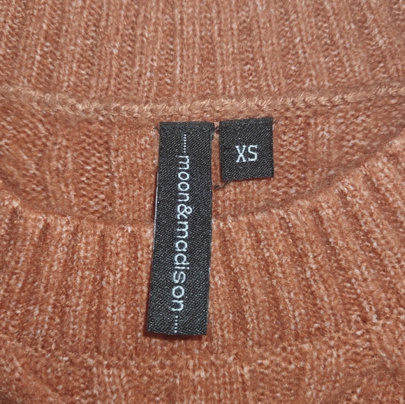 Moon & Madison XS Womens Long Sleeve Cropped Pull Over Cable Knit Orange Sweater - Picture 4 of 4